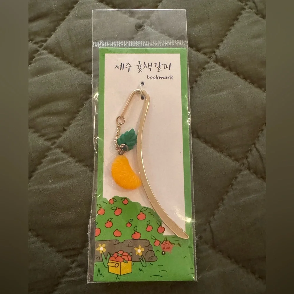 Jeju Citrus Bookmark with Leaf Charm